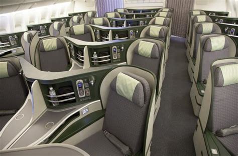 eva air 777-300er economy|Royal Laurel Class .
